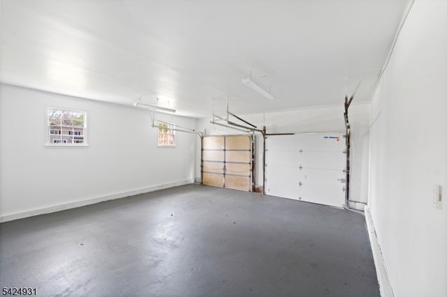 22 Hillcrest Rd, Hillsborough Twp., NJ 08844