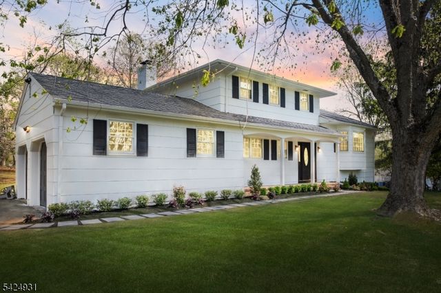 22 Hillcrest Rd, Hillsborough Twp., NJ 08844