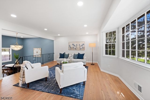 22 Hillcrest Rd, Hillsborough Twp., NJ 08844