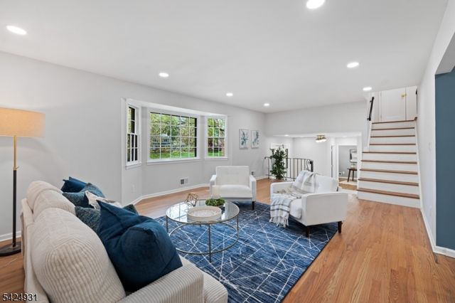 22 Hillcrest Rd, Hillsborough Twp., NJ 08844