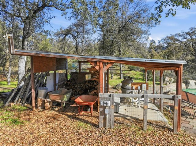 32169 Maranatha Drive, North Fork, CA 93643