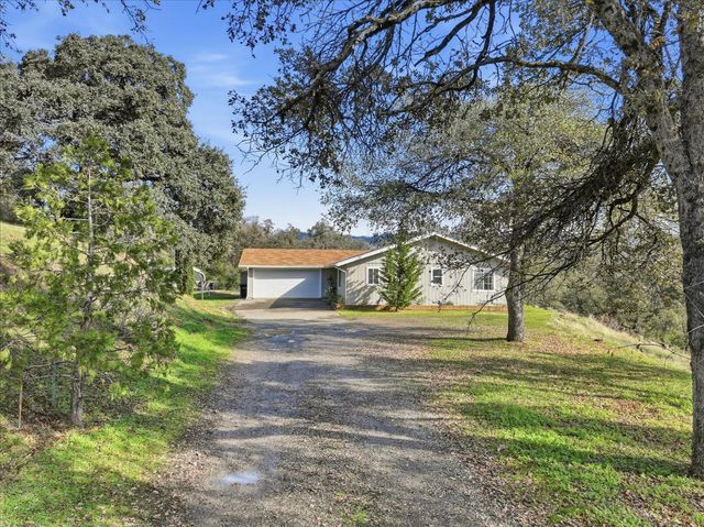 32169 Maranatha Drive, North Fork, CA 93643