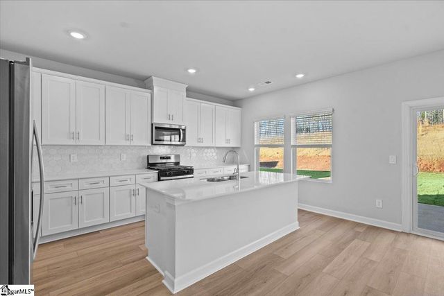 584 Cozy Bluff Road, Spartanburg, SC 29301