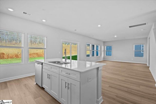 584 Cozy Bluff Road, Spartanburg, SC 29301