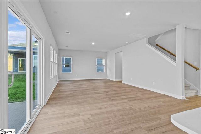 584 Cozy Bluff Road, Spartanburg, SC 29301