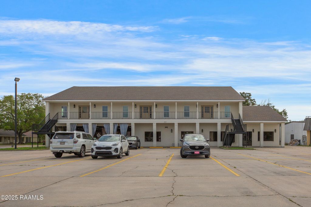 2801 Kaliste Saloom Road, Lafayette, LA 70508