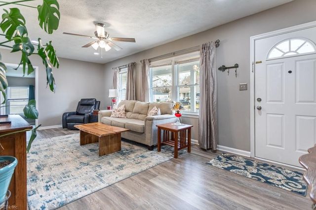 32 Westmoreland DR, Hampton, VA 23669