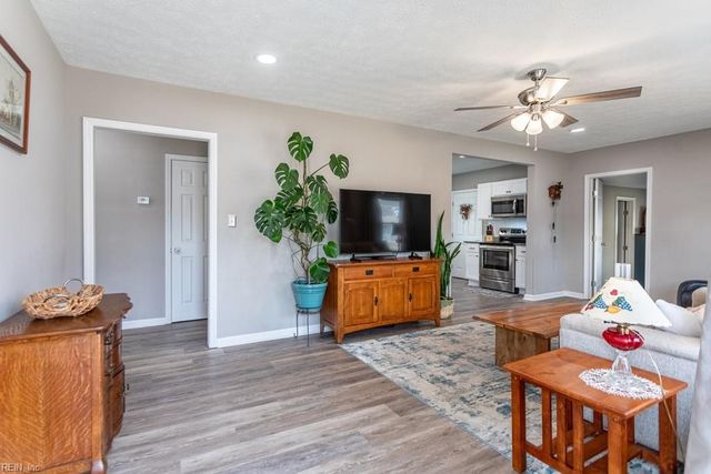 32 Westmoreland DR, Hampton, VA 23669