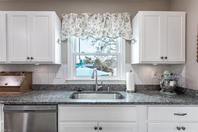 32 Westmoreland DR, Hampton, VA 23669