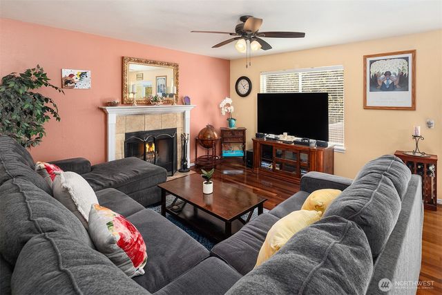 3402 20th Avenue Ct SE, Puyallup, WA 98372