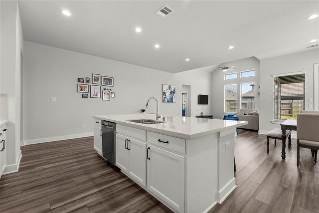 13224 Diamond Reef Lane, Texas City, TX 77568