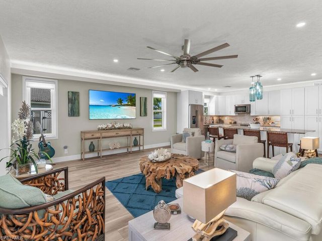 111 Newport Cay, Naples, FL 34114