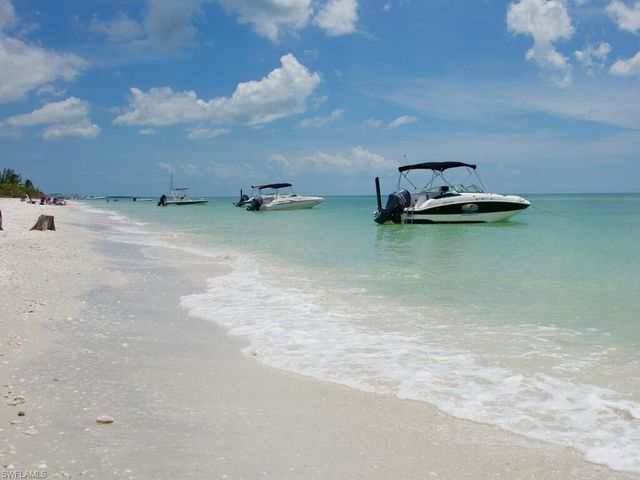 111 Newport Cay, Naples, FL 34114