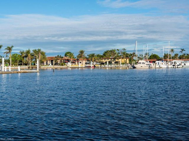 111 Newport Cay, Naples, FL 34114