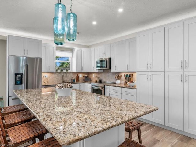111 Newport Cay, Naples, FL 34114