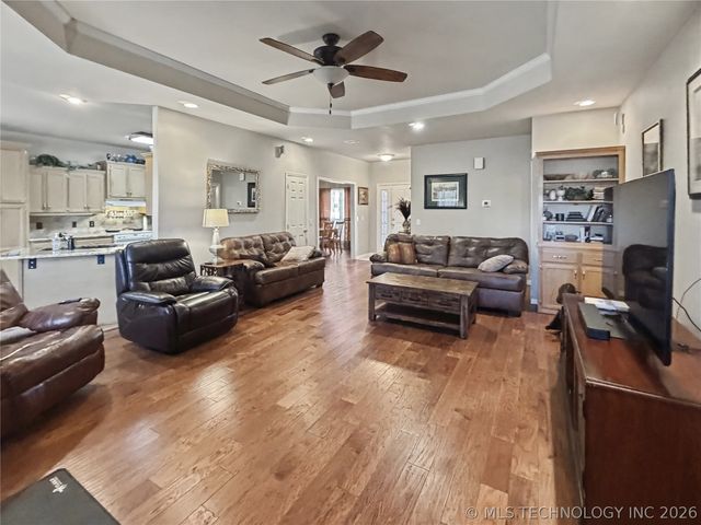 29877 S Qualls Road, Park Hill, OK 74451