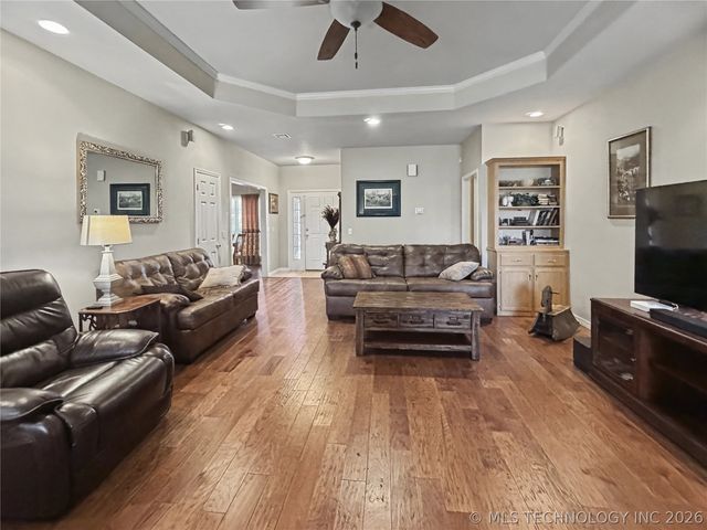 29877 S Qualls Road, Park Hill, OK 74451