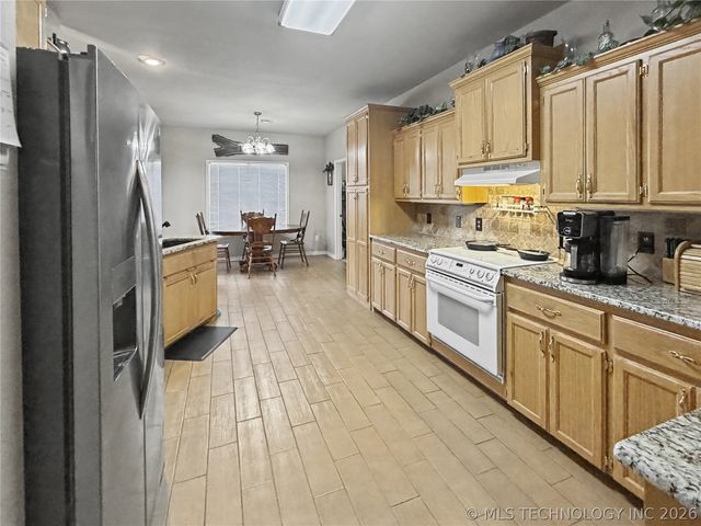 29877 S Qualls Road, Park Hill, OK 74451