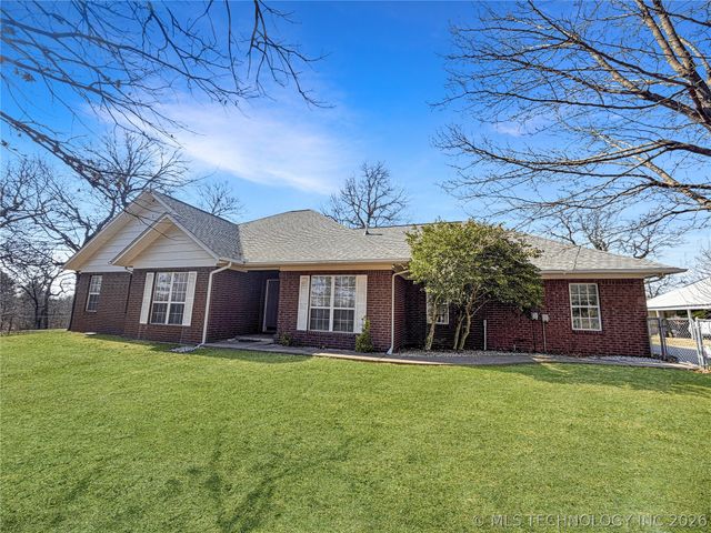 29877 S Qualls Road, Park Hill, OK 74451