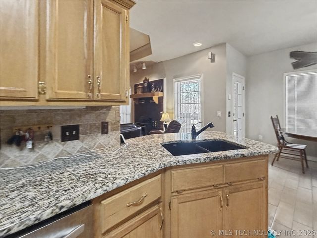 29877 S Qualls Road, Park Hill, OK 74451