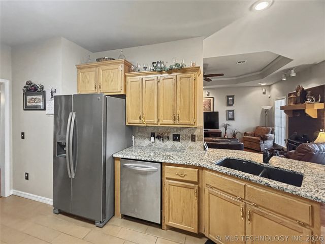 29877 S Qualls Road, Park Hill, OK 74451