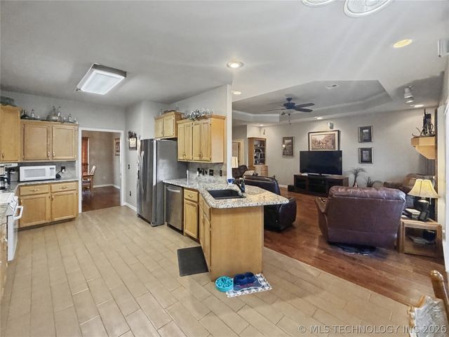 29877 S Qualls Road, Park Hill, OK 74451