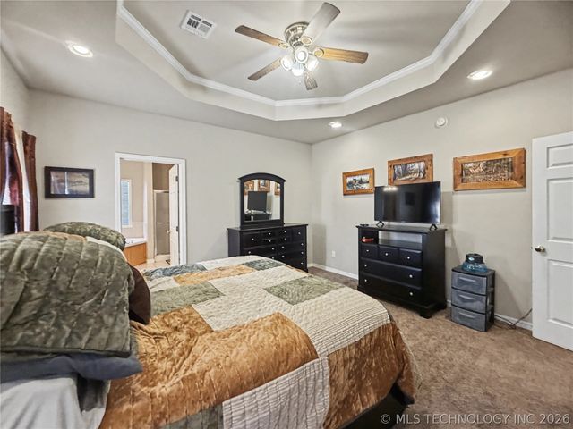 29877 S Qualls Road, Park Hill, OK 74451