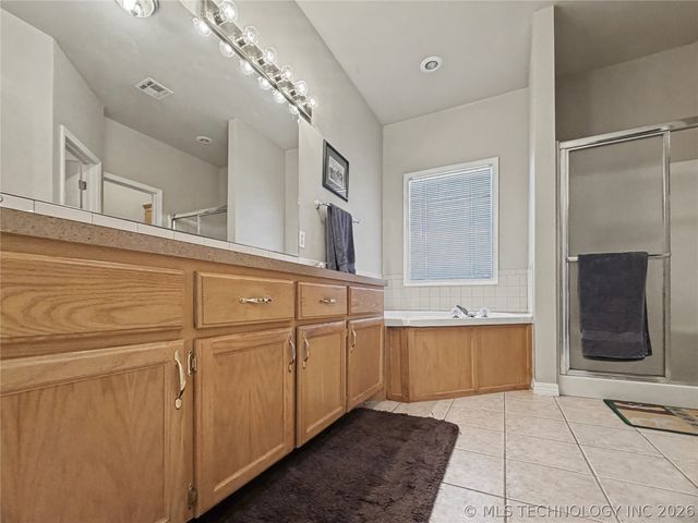 29877 S Qualls Road, Park Hill, OK 74451