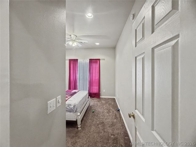 29877 S Qualls Road, Park Hill, OK 74451