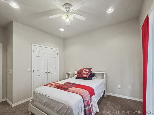 29877 S Qualls Road, Park Hill, OK 74451