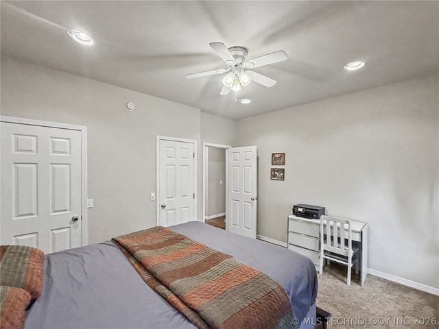 29877 S Qualls Road, Park Hill, OK 74451