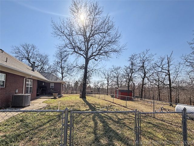 29877 S Qualls Road, Park Hill, OK 74451