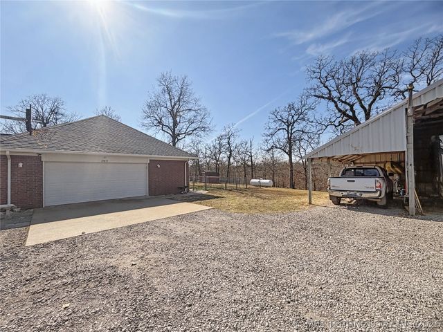 29877 S Qualls Road, Park Hill, OK 74451