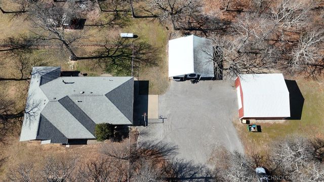 29877 S Qualls Road, Park Hill, OK 74451