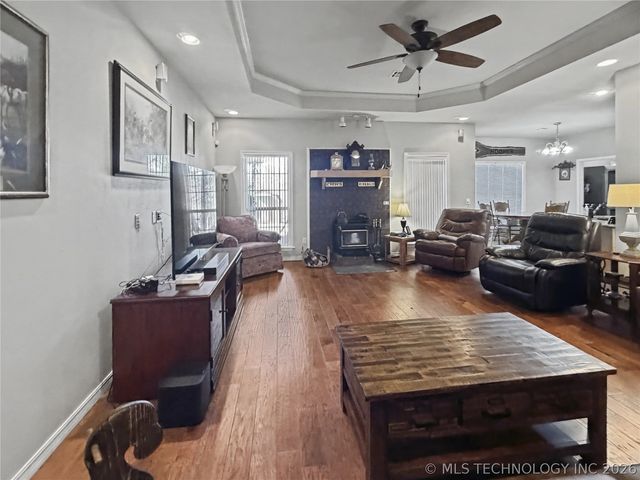 29877 S Qualls Road, Park Hill, OK 74451