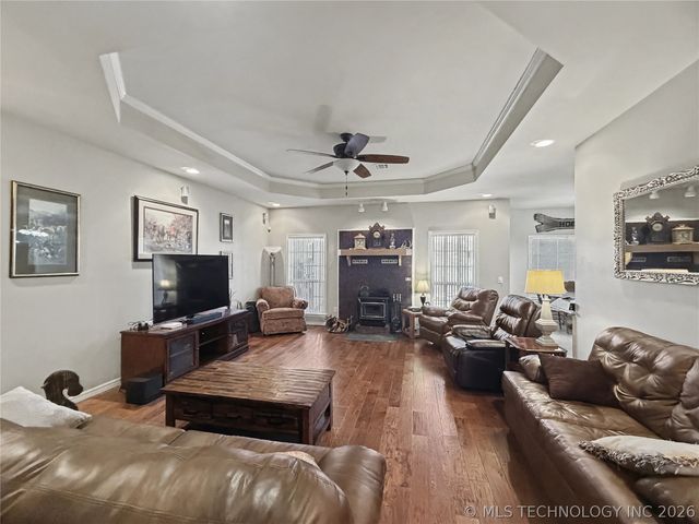 29877 S Qualls Road, Park Hill, OK 74451