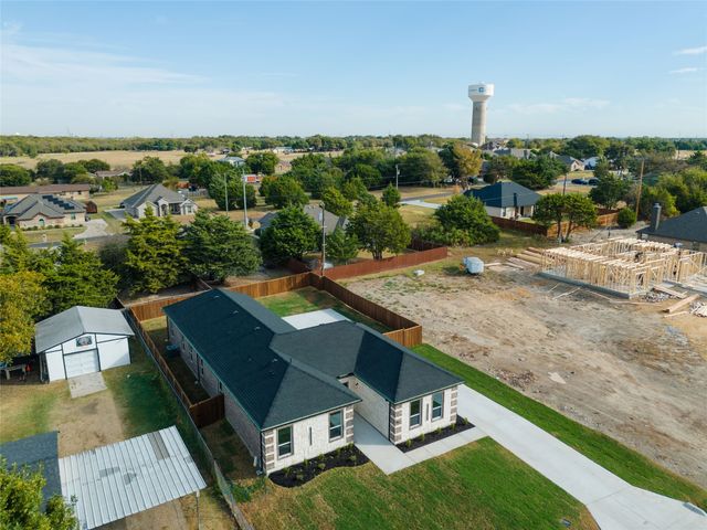 112 E Southbrook Drive, Glenn Heights, TX 75154