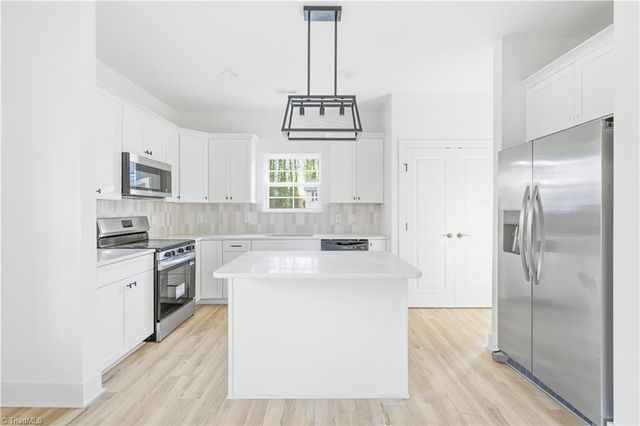 2116 Arbrook Lane, High Point, NC 27265