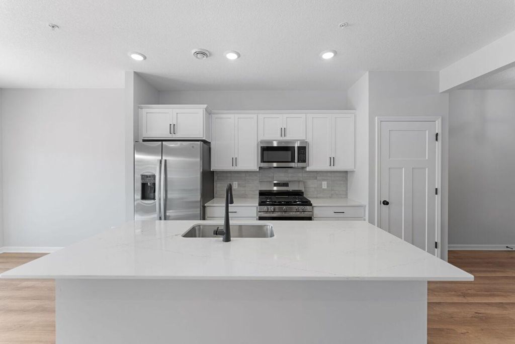 679 Tulare Terrace, Newport, MN 55055 — photo 2