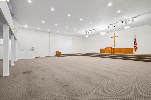 2505 Telegraph Ave, Oakland, CA 94612