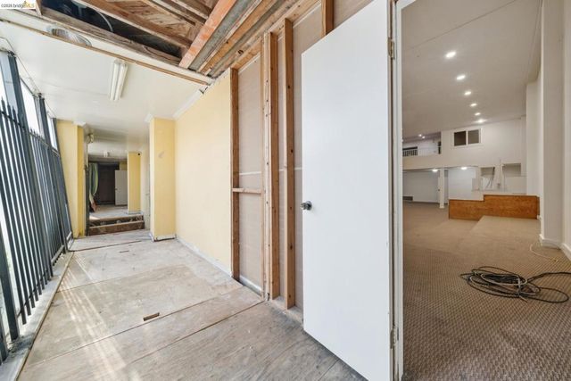 2505 Telegraph Ave, Oakland, CA 94612