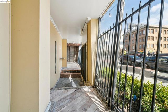 2505 Telegraph Ave, Oakland, CA 94612