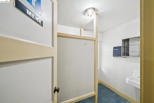 2505 Telegraph Ave, Oakland, CA 94612