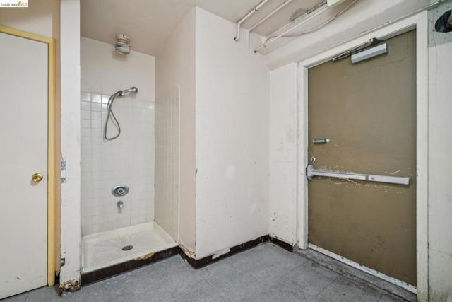2505 Telegraph Ave, Oakland, CA 94612