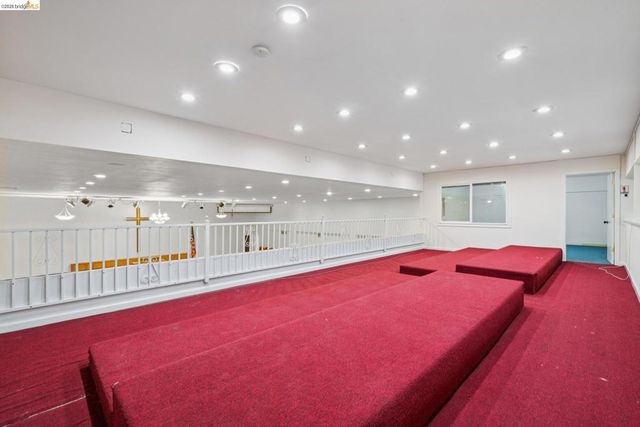 2505 Telegraph Ave, Oakland, CA 94612