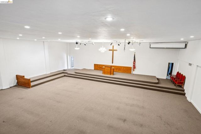 2505 Telegraph Ave, Oakland, CA 94612