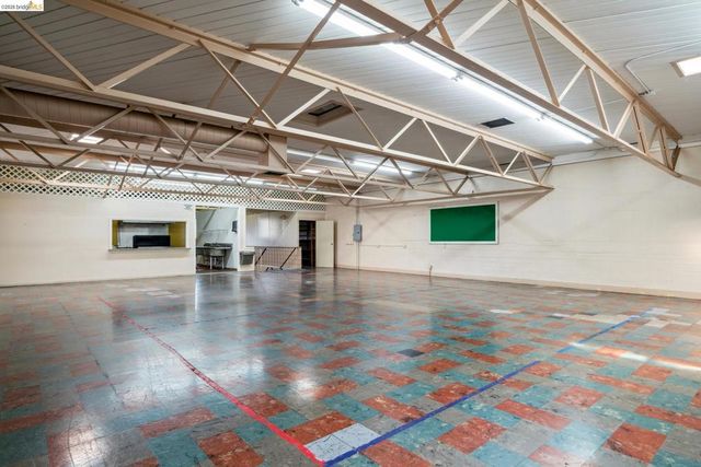 2505 Telegraph Ave, Oakland, CA 94612