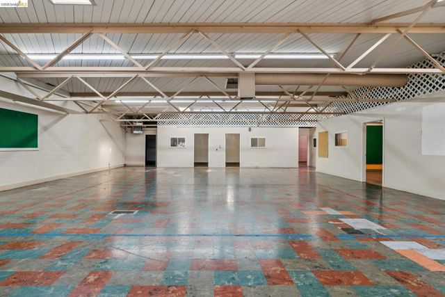 2505 Telegraph Ave, Oakland, CA 94612