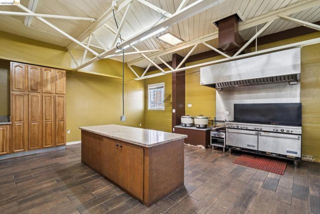 2505 Telegraph Ave, Oakland, CA 94612