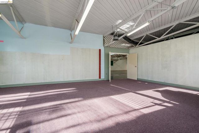 2505 Telegraph Ave, Oakland, CA 94612